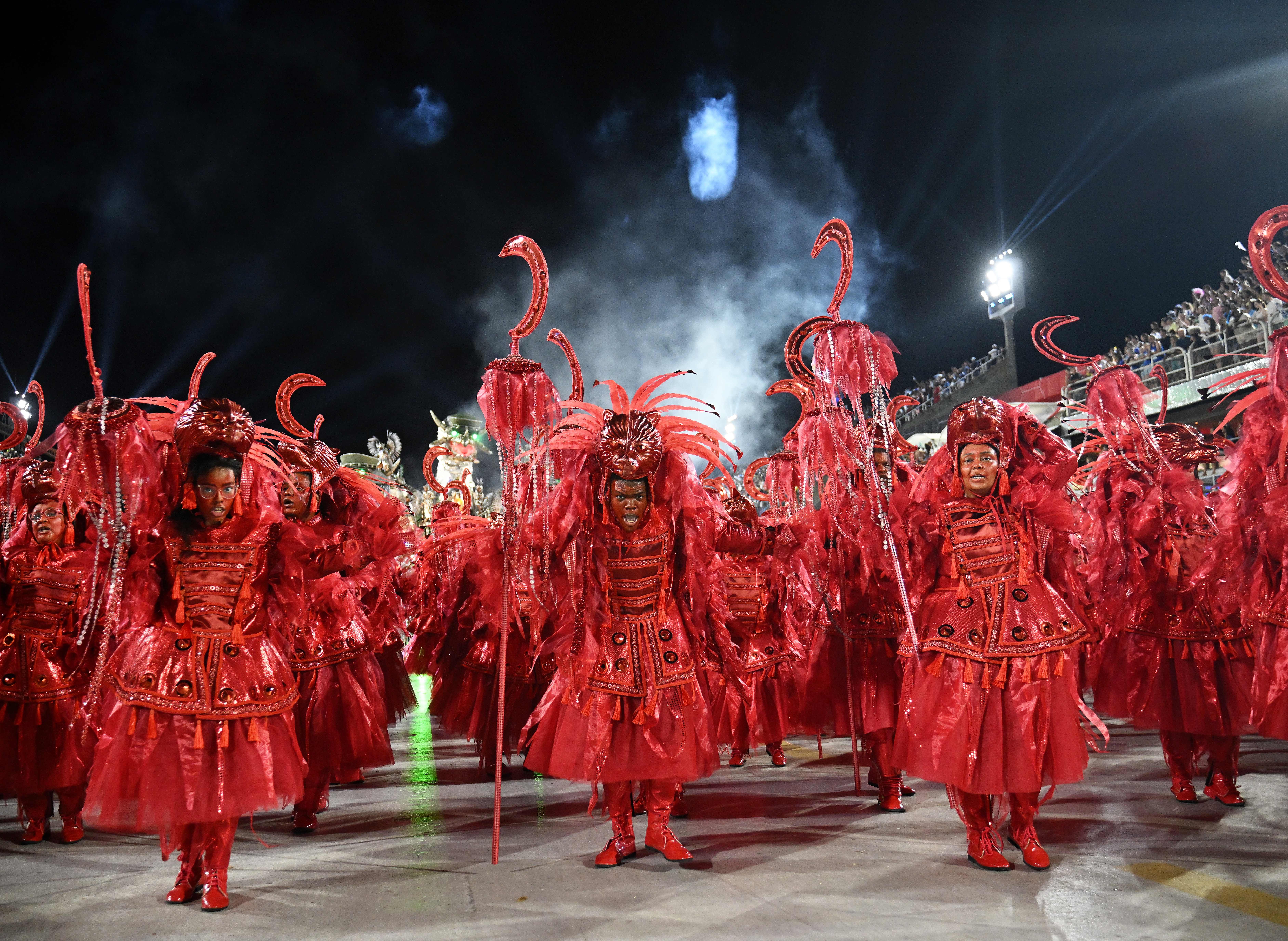 Rio De Janeiro, Brazil. 19th Feb, 2023. Problem in the coupling of the GRES  Unidos de Bangu float during the Serio Ouro Samba School Parade at the Rio  Carnival, held at the