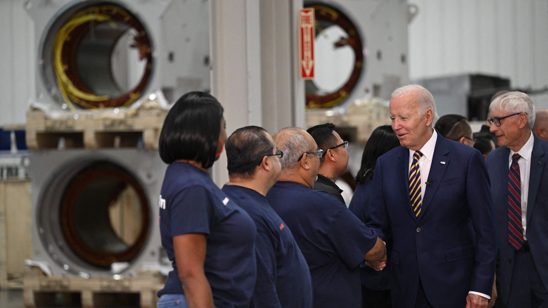 Biden meets with factory workers 