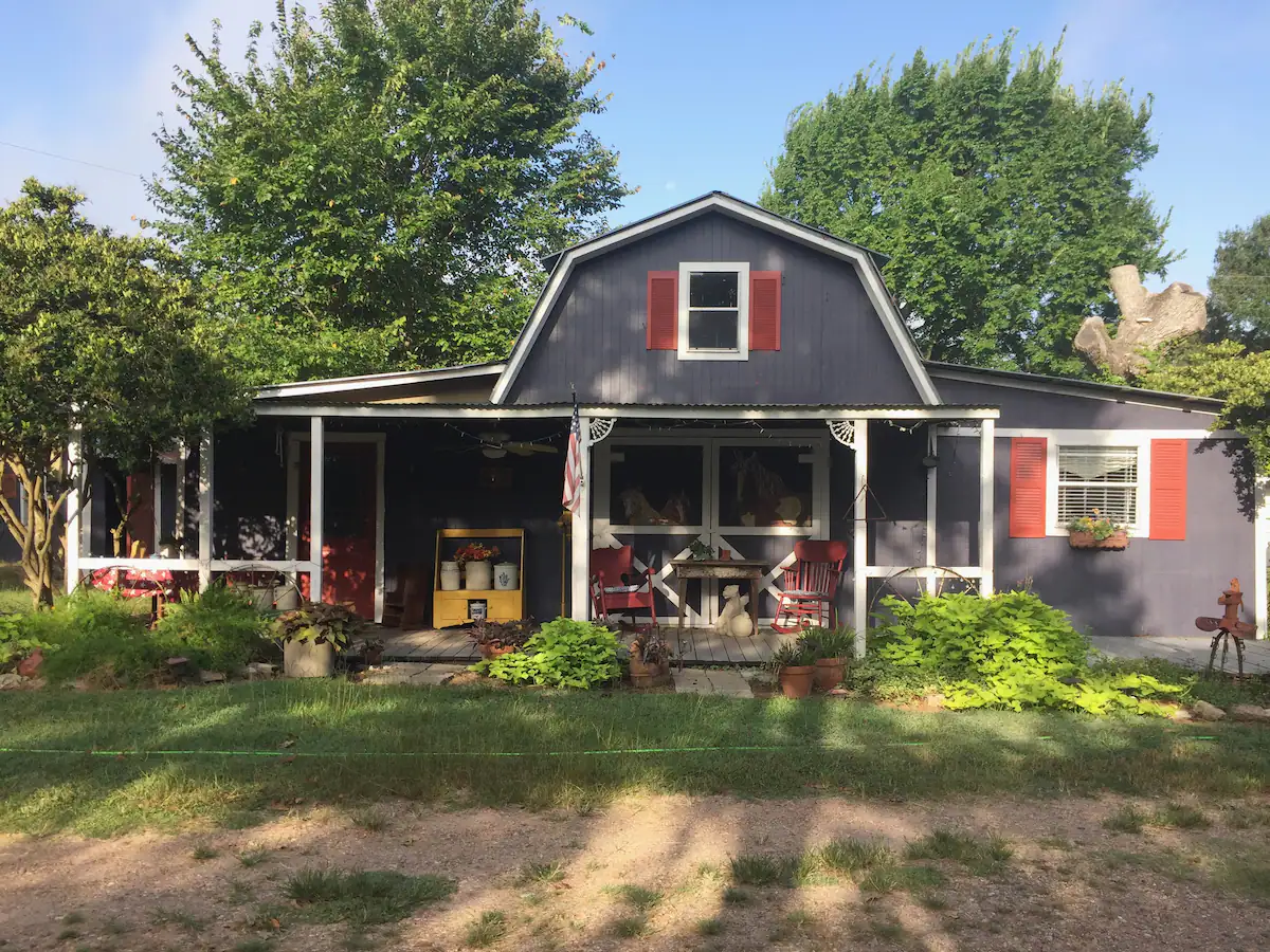 exterior view of barn