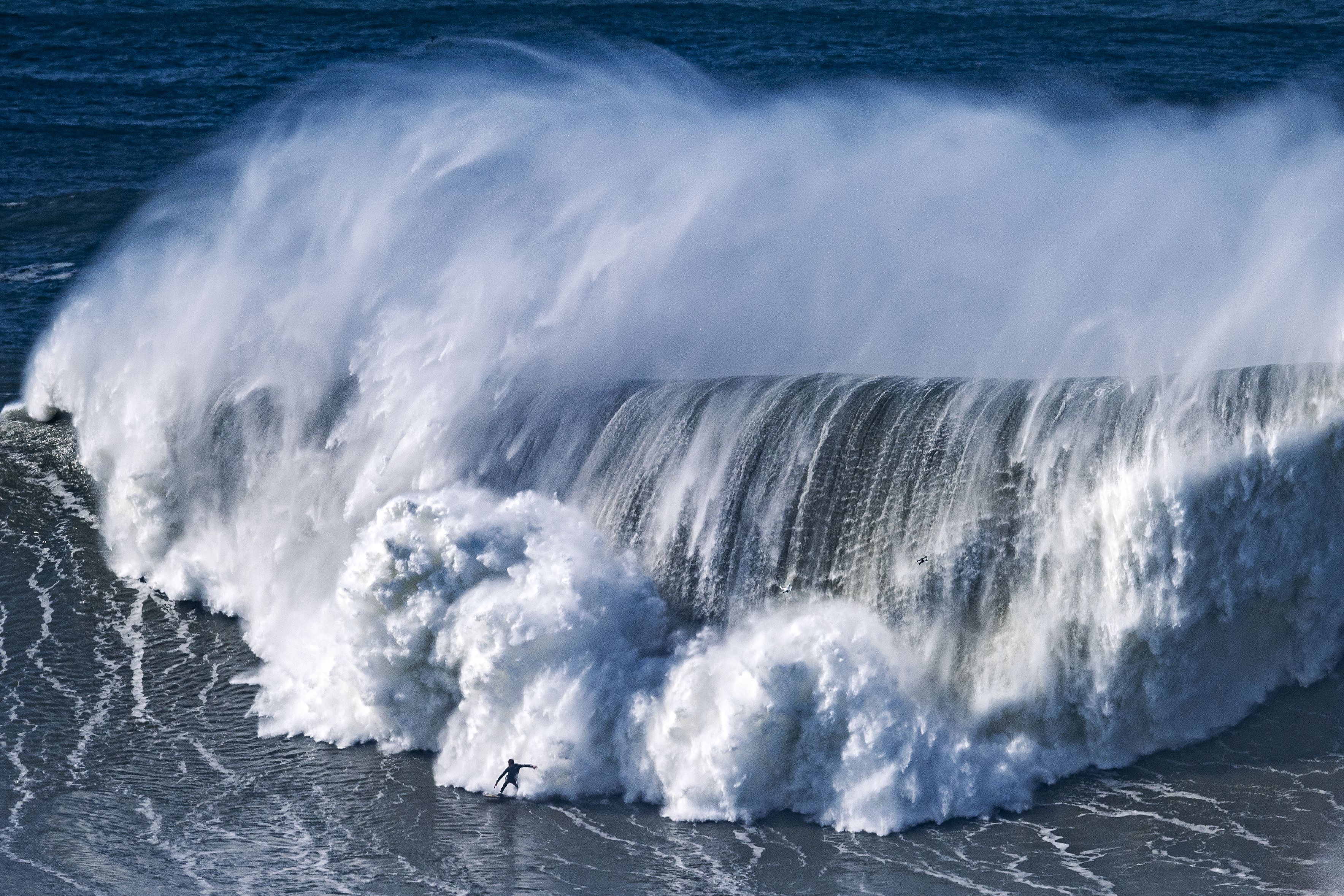 Huge wave