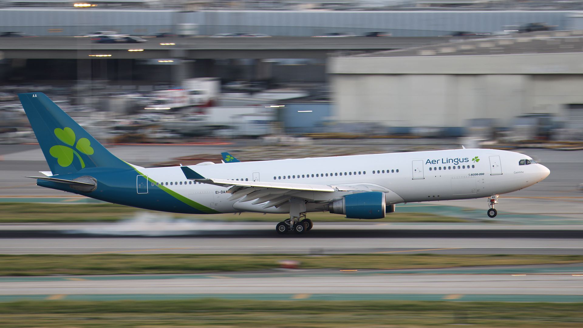 LOS ANGELES, CALIFORNIA - JANUARY 29: An Aer Lingus Airbus A330 airplane arrives at Los Angeles International Airport from Dublin on January 29, 2026 in Los Angeles, California. (Photo by Kevin Carter/Getty Images)