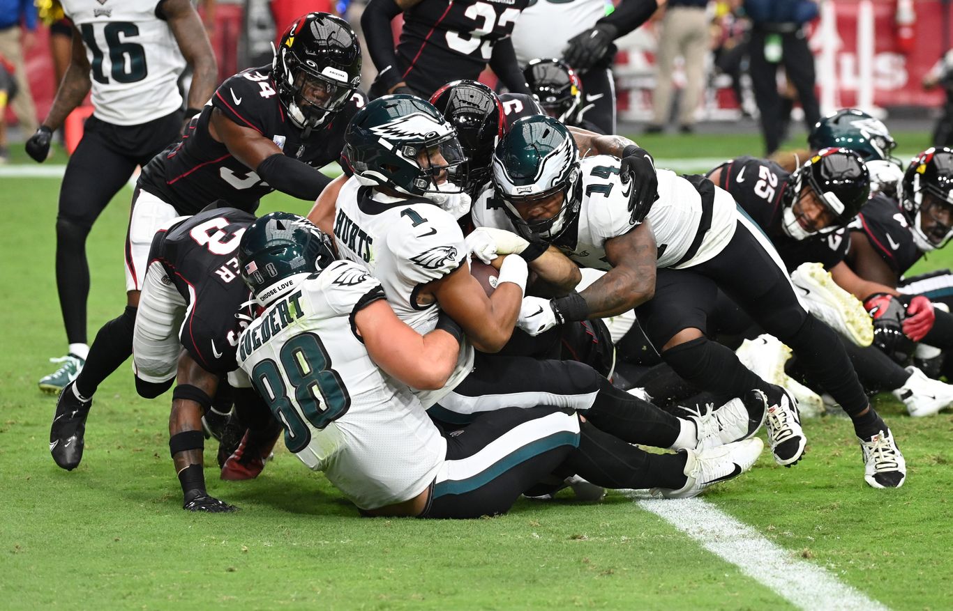 NFL 2023: Philadelphia Eagles use of QB Sneak play, tactics