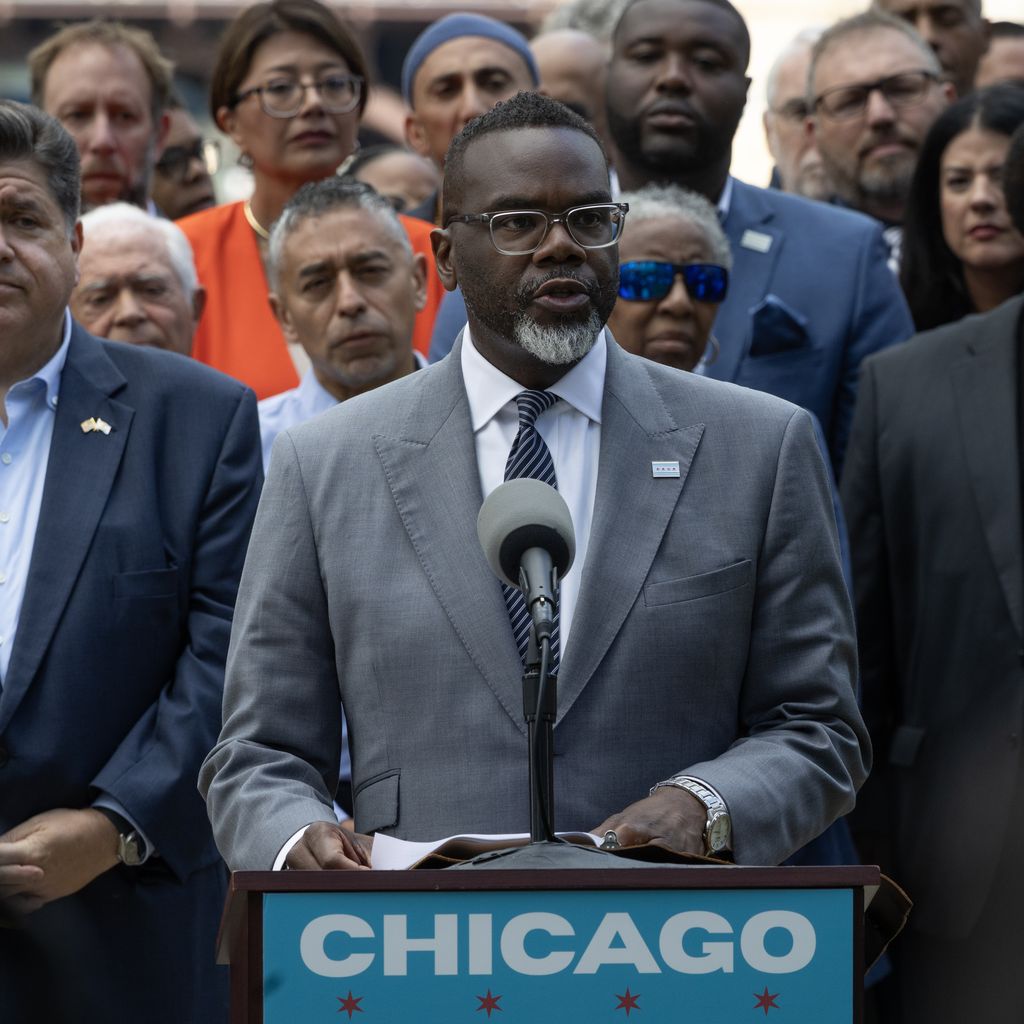 Các lãnh đạo người Mỹ gốc Phi bất đồng quan điểm về lời kêu gọi của Trump điều động Vệ binh Quốc gia đến Chicago - Axios Chicago