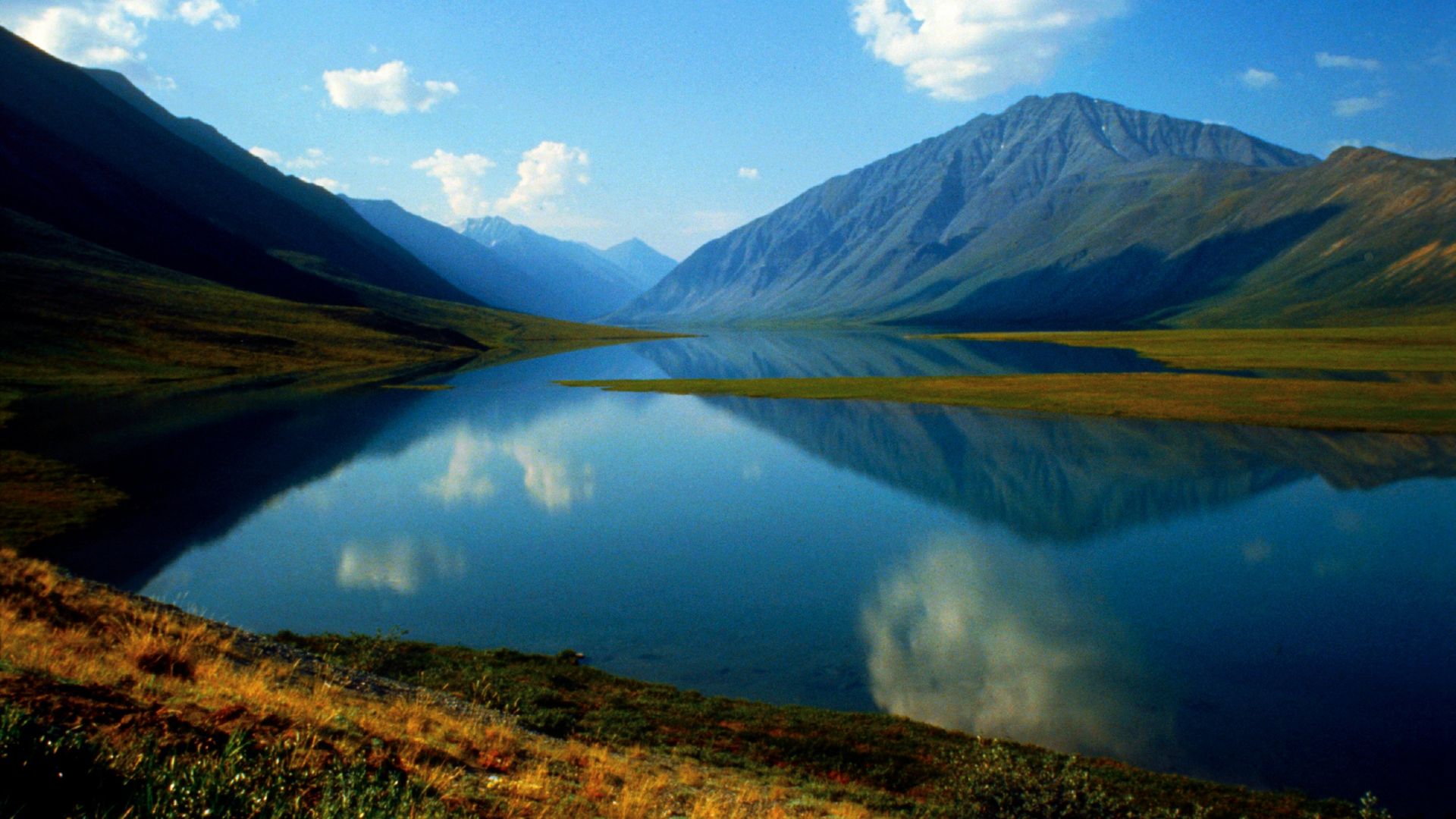 Alaska, Arctic National Wildlife Refuge, ANWR, the Narrows from Schrader to Peters Lake.