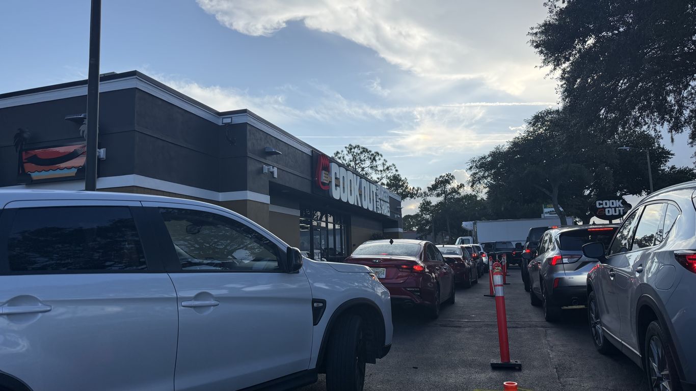 We waited nearly an hour to try Tampa Bay's first Cook Out
