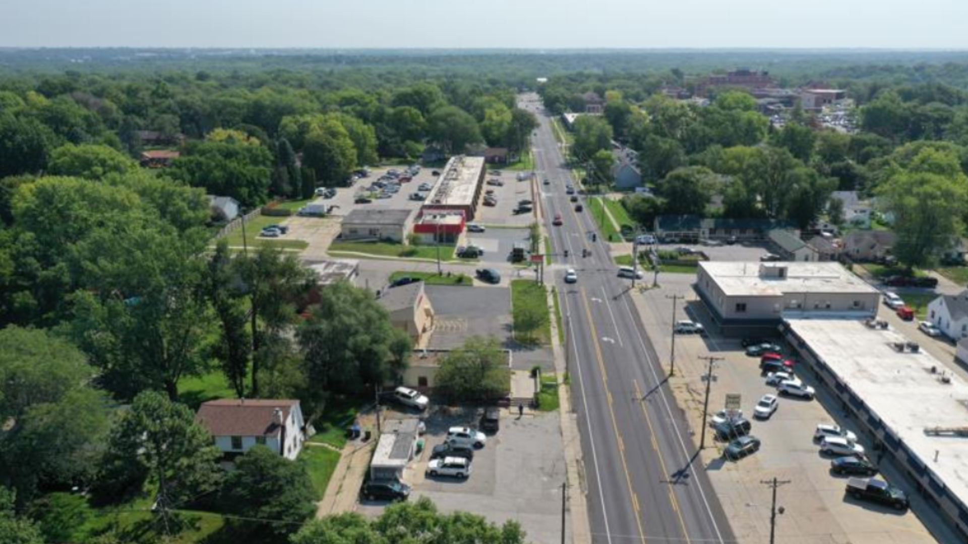 A photo of Douglas Avenue in Des Moines.