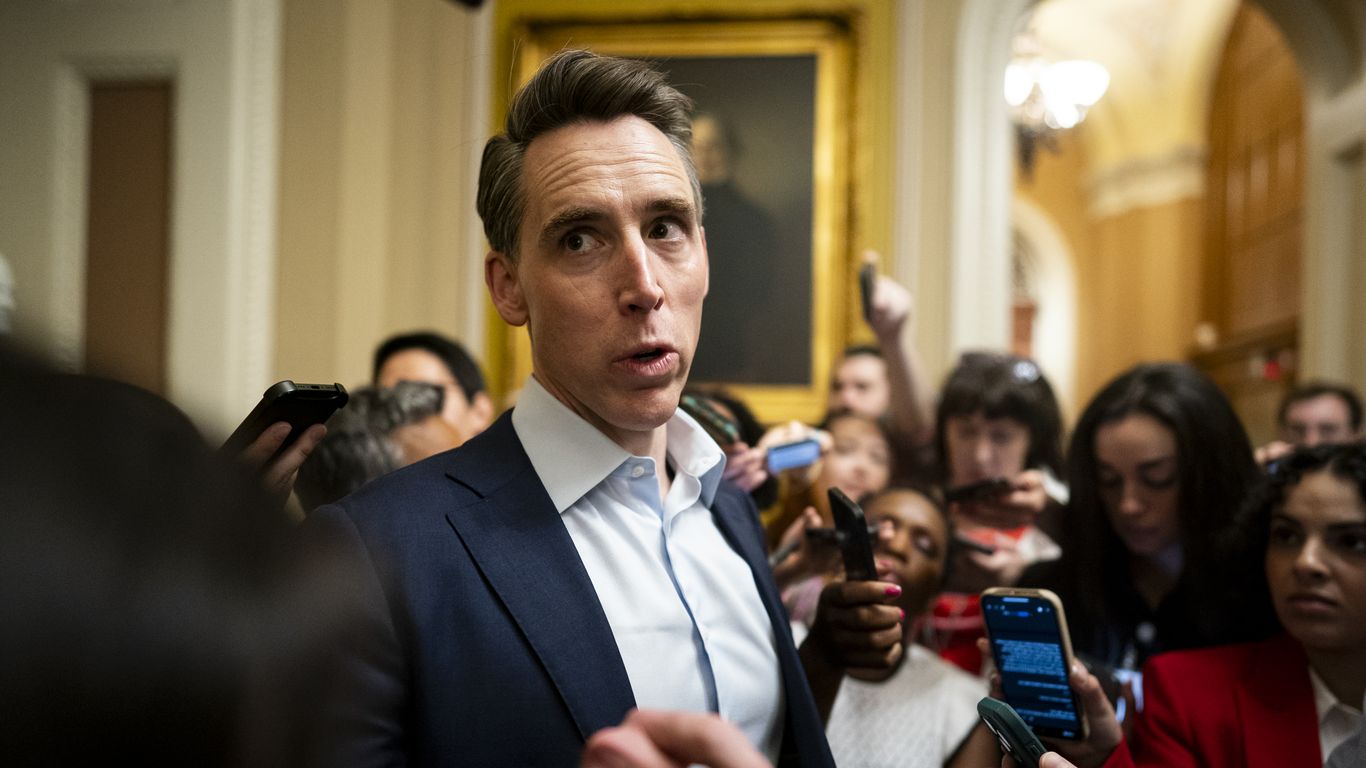 Senate Panel Advances Bill to Ban Stock Trading