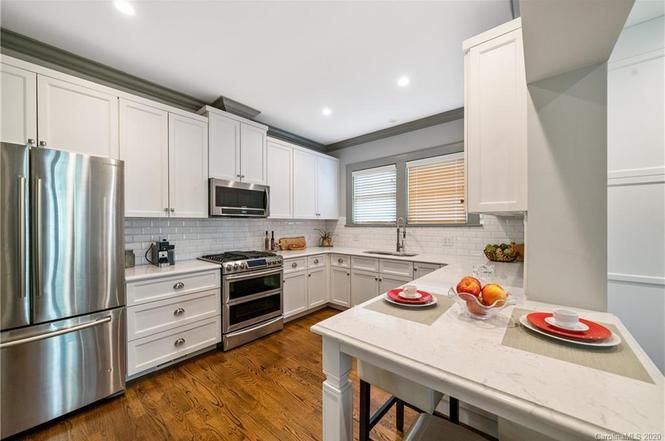 508 Walnut Ave kitchen