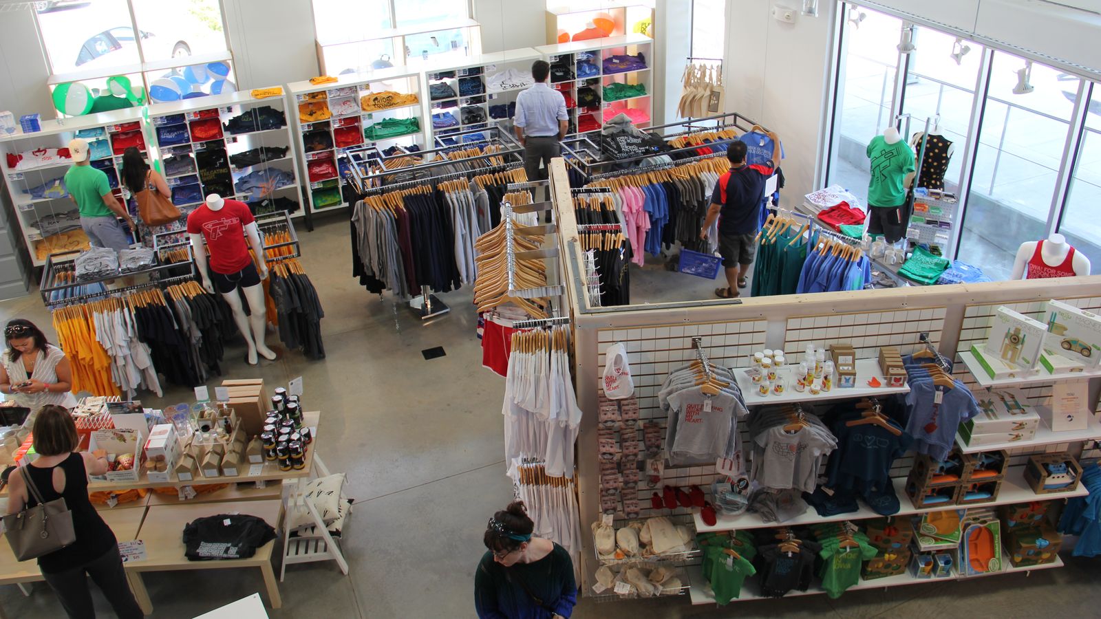 Des Moines' RAYGUN clothing store is growing bigger Axios Des Moines