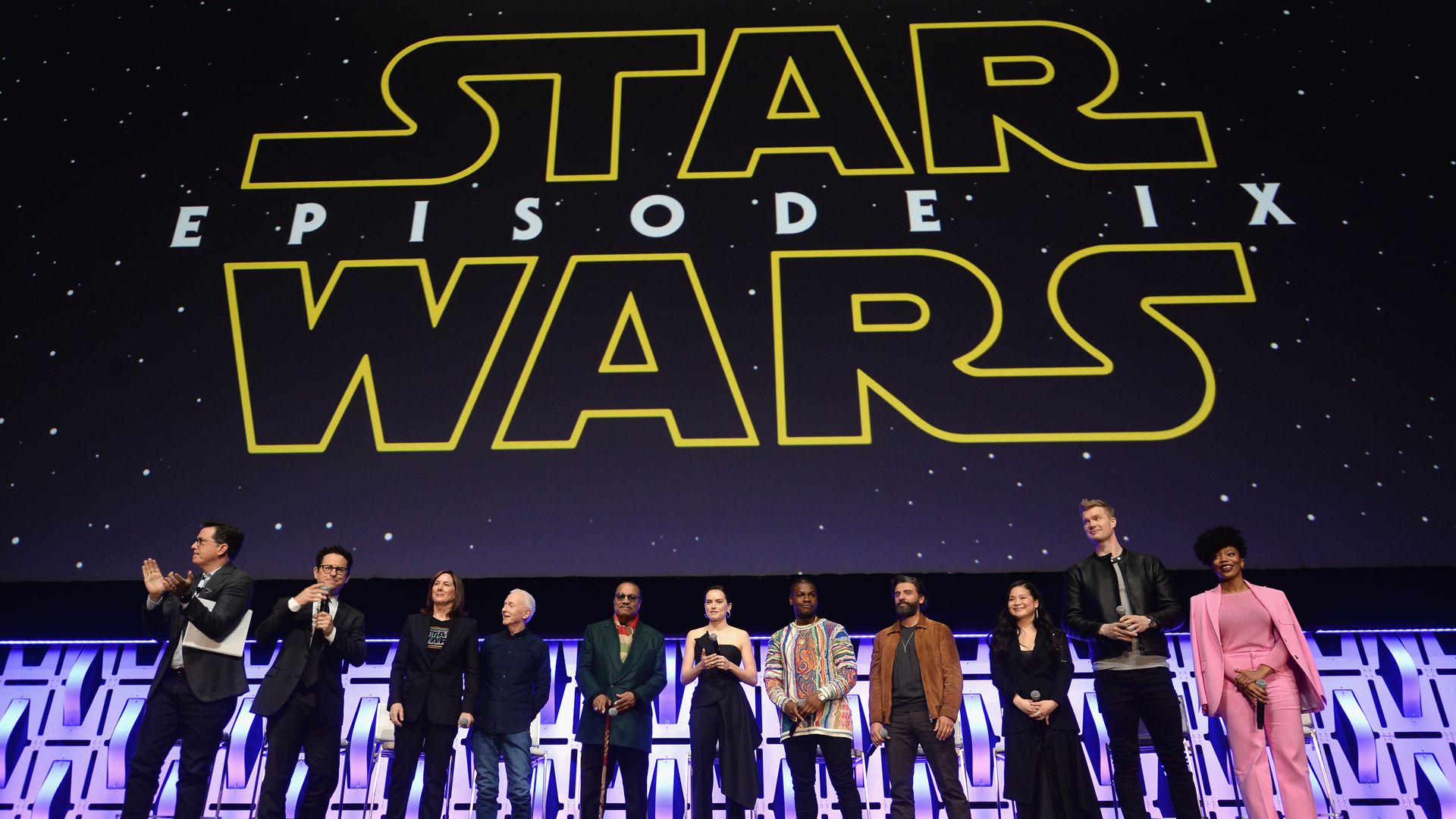 "The Rise of Skywalker" rakes in 175.5 million on opening weekend