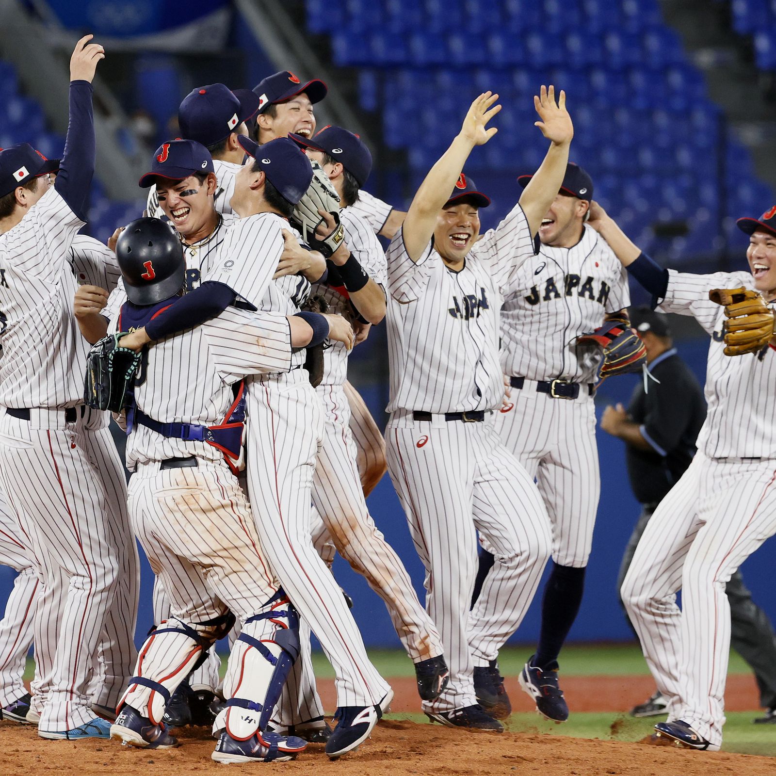 Japan Beats United States, 2-0, to Win Baseball Gold Medal - The New York  Times