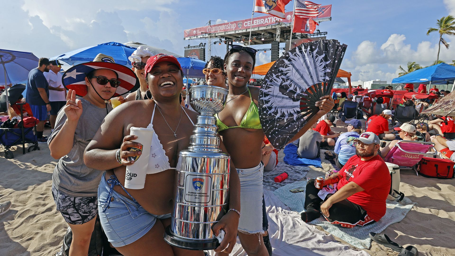 Fans gather for the Florida Panthers Stanley Cup parade on Fort Lauderdale Beach. Photo: by Eliot J. Schechter/Getty Images