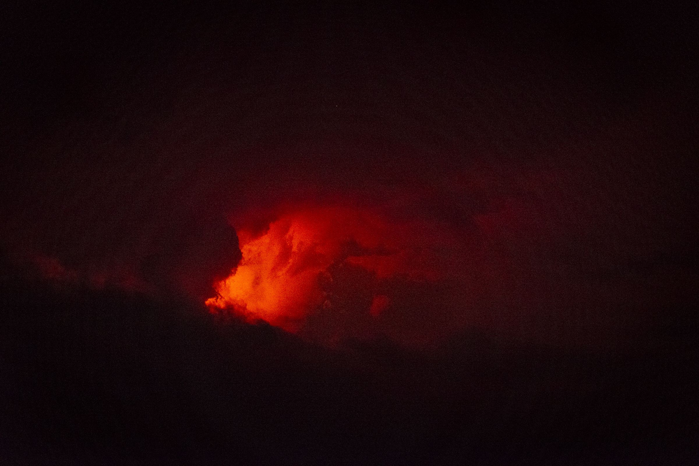 Mauna Loa erupts 
