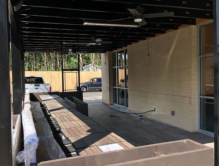 patio-at-viva-chicken-on-park-road-charlotte