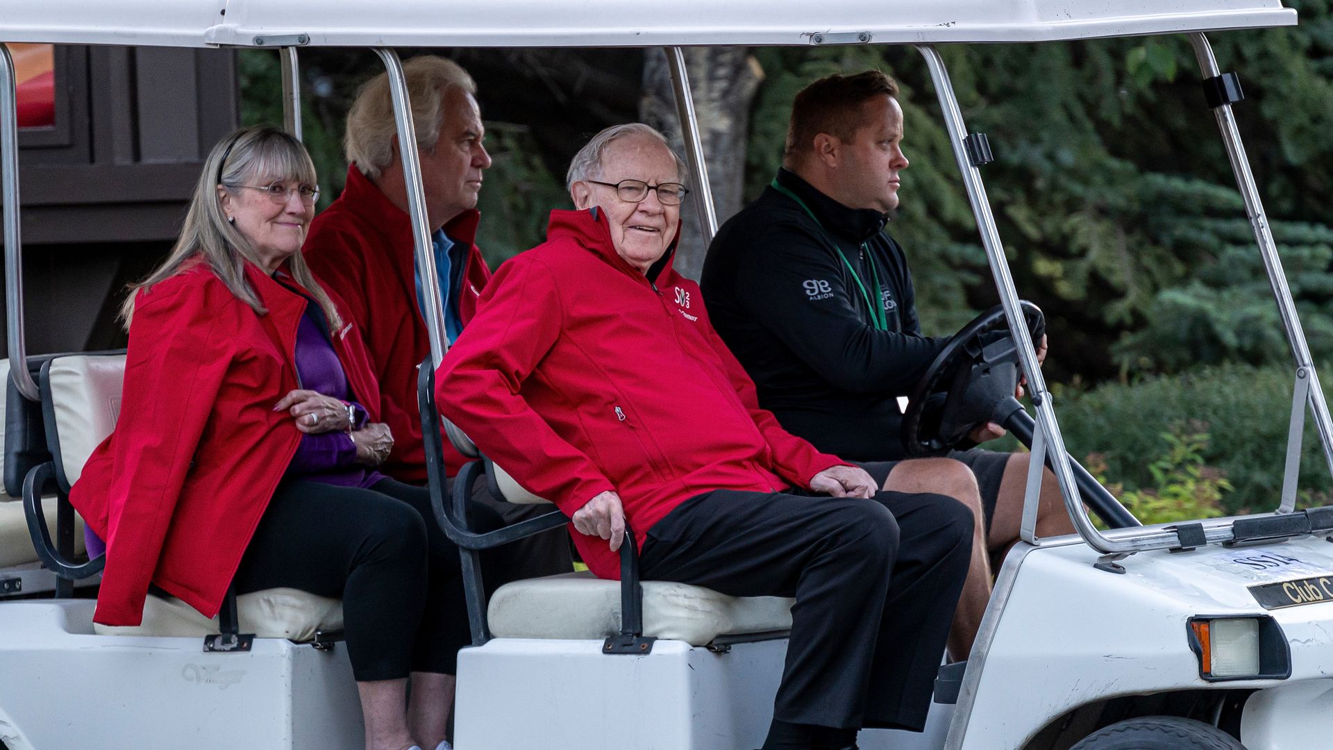 Warren Buffet in golf cart