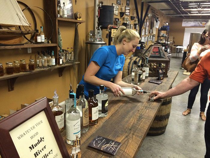 muddy-river-liquor-tasting