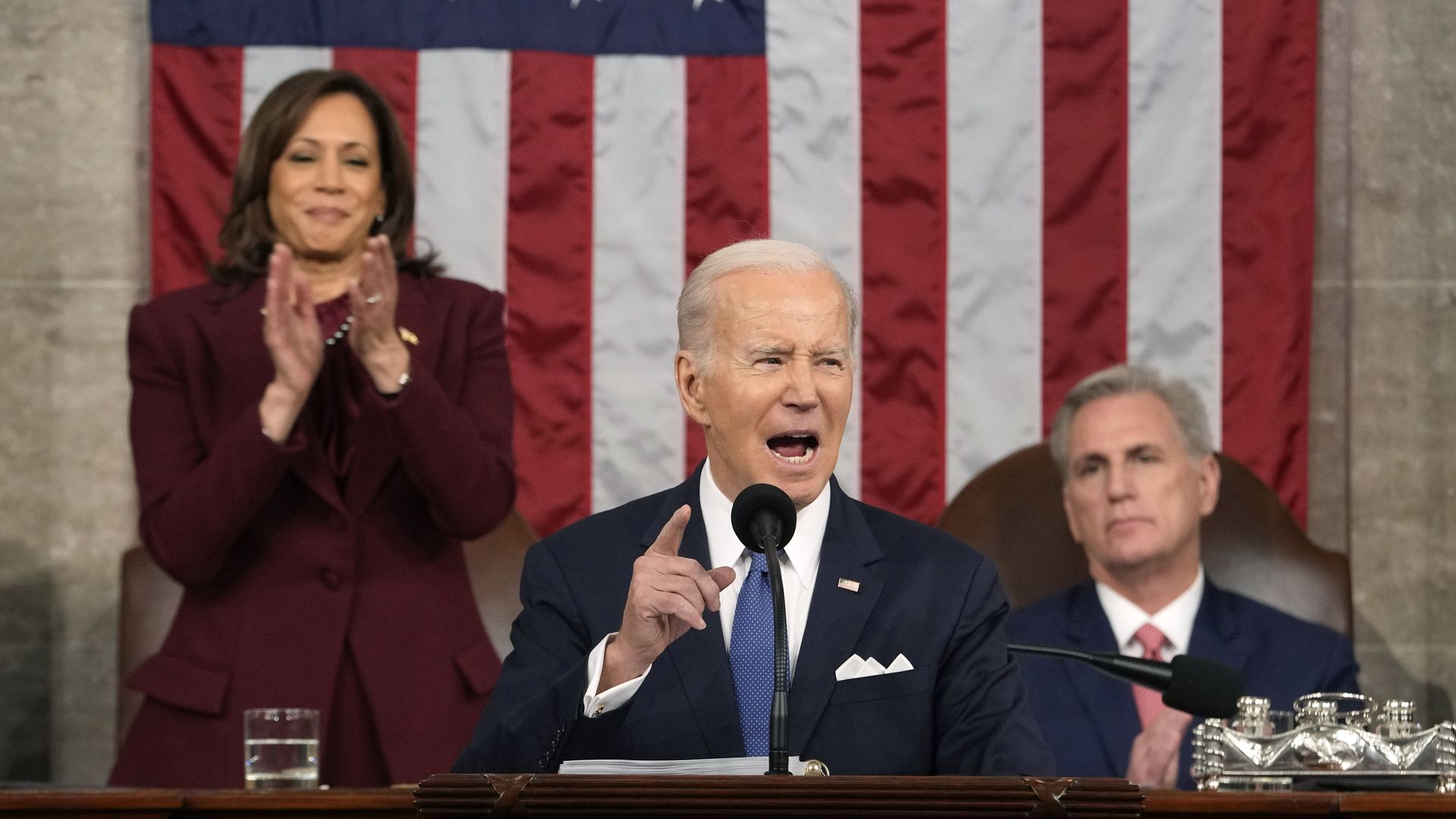 Joe Biden points his finger at the sky in an angry gesture in the House of Representatives