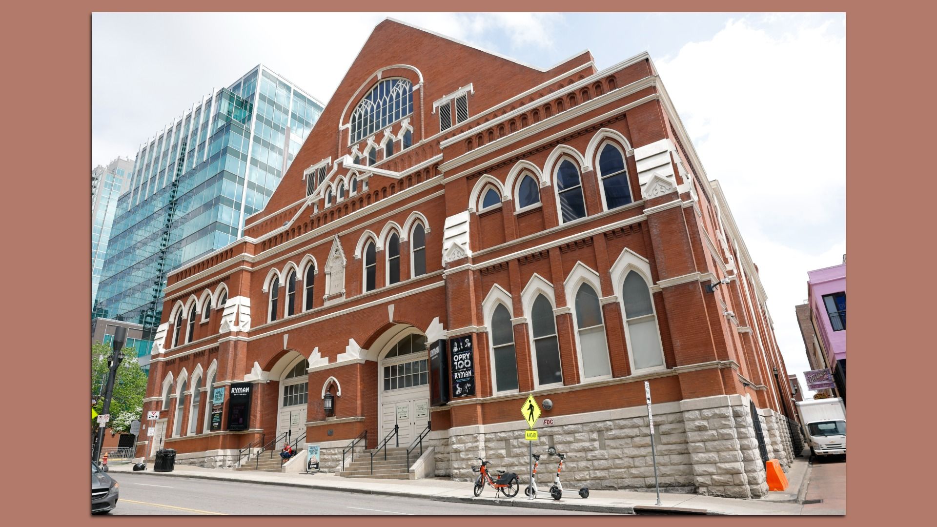 Remembering the Emmylou Harris record that helped revive the Ryman
