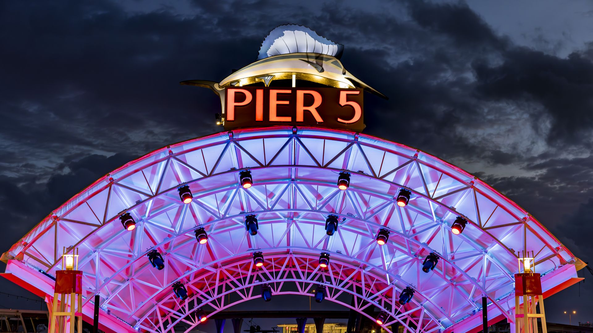 A sign for Pier 5 bar at Bayside Marketplace