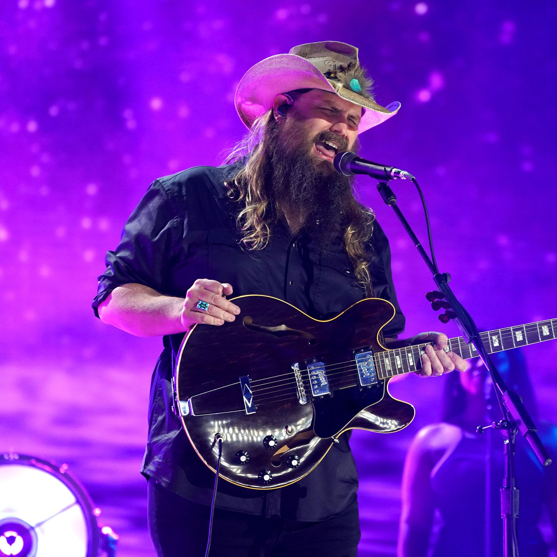 Chris Stapleton Sings the National Anthem at Super Bowl 2023