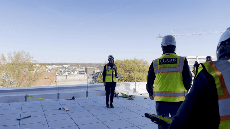 a video of a skyline 