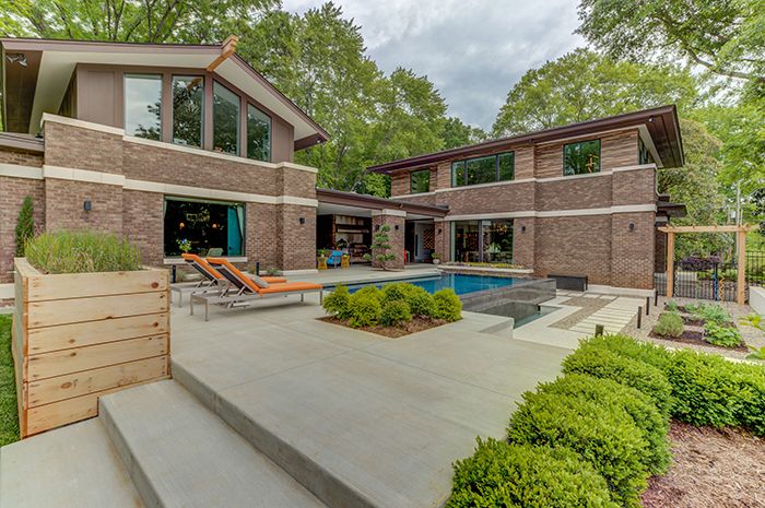 2020-Finalist-Mid-Century-Modern-outside.