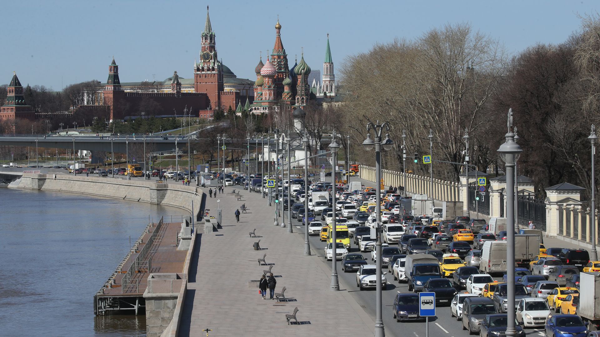 Длительное время в москве