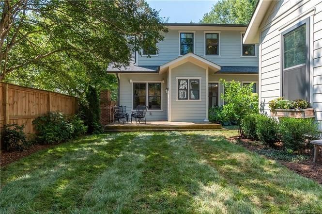 2517 Chesterfield Ave. yard