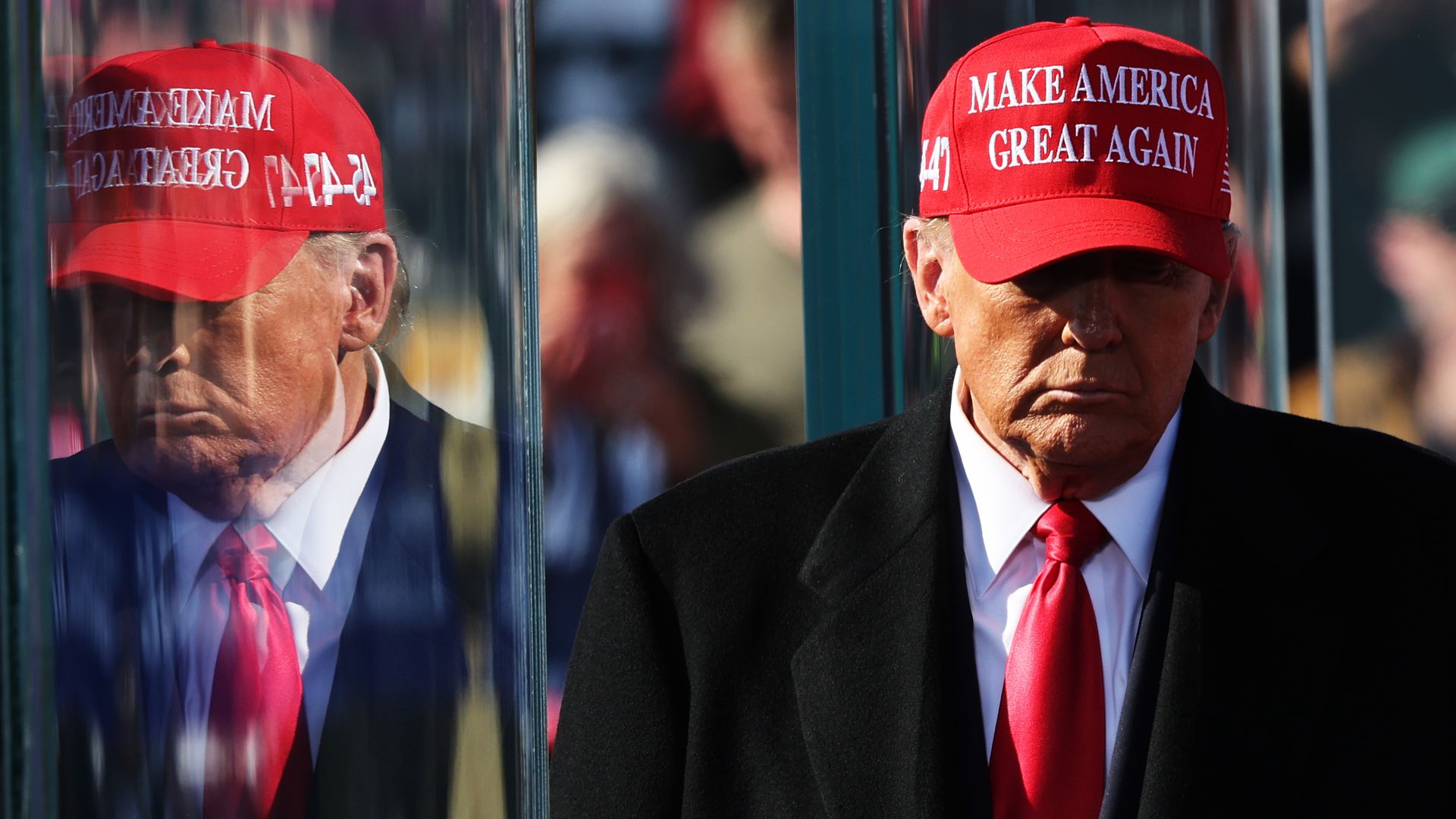 LITITZ, PENNSYLVANIA - NOVEMBER 03: Republican presidential nominee, former U.S. President Donald Trump walks off stage after speaking during a campaign rally at Lancaster Airport on November 03, 2024 in Lititz, Pennsylvania. Trump begins his day campaigning in battleground state of Pennsylvania, wh