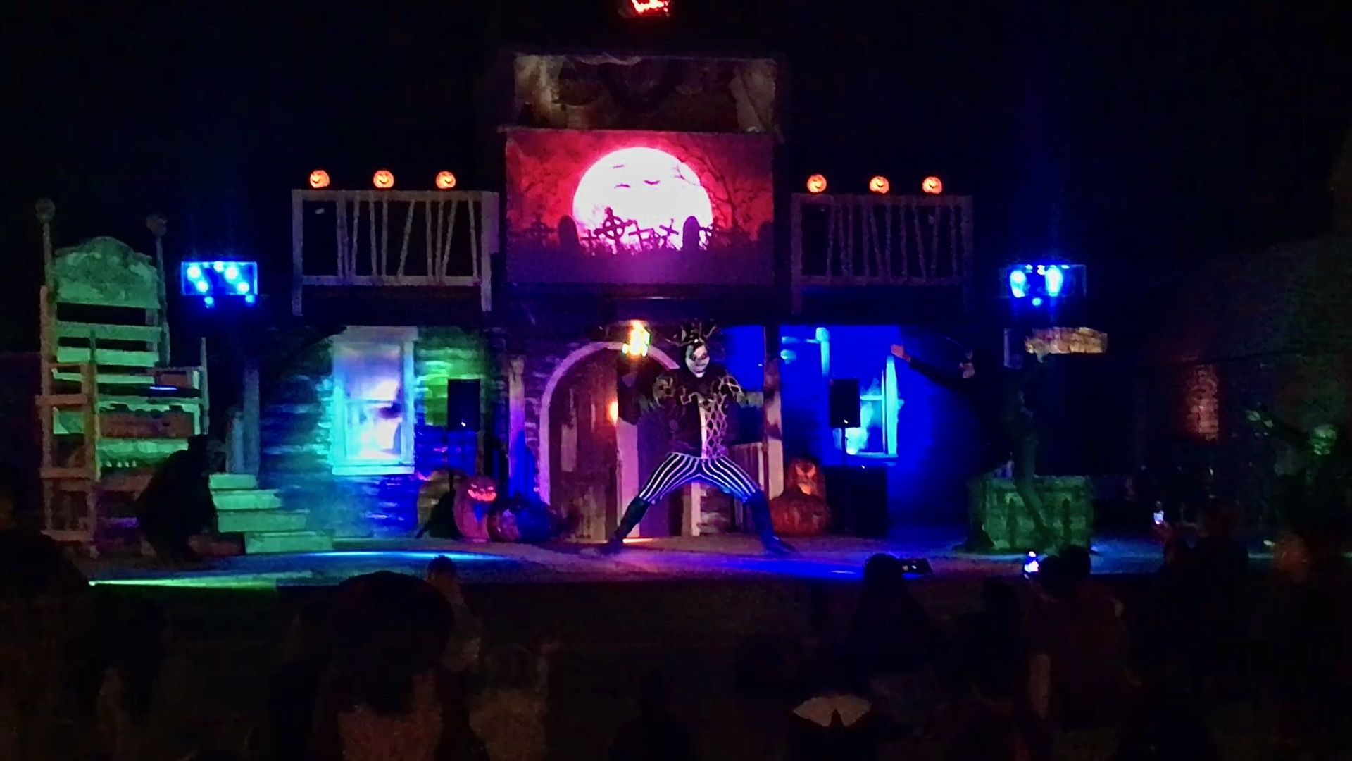 Dancers perform at Kuahara's Pumpkin Patch. Photo: Erin Alberty/Axios