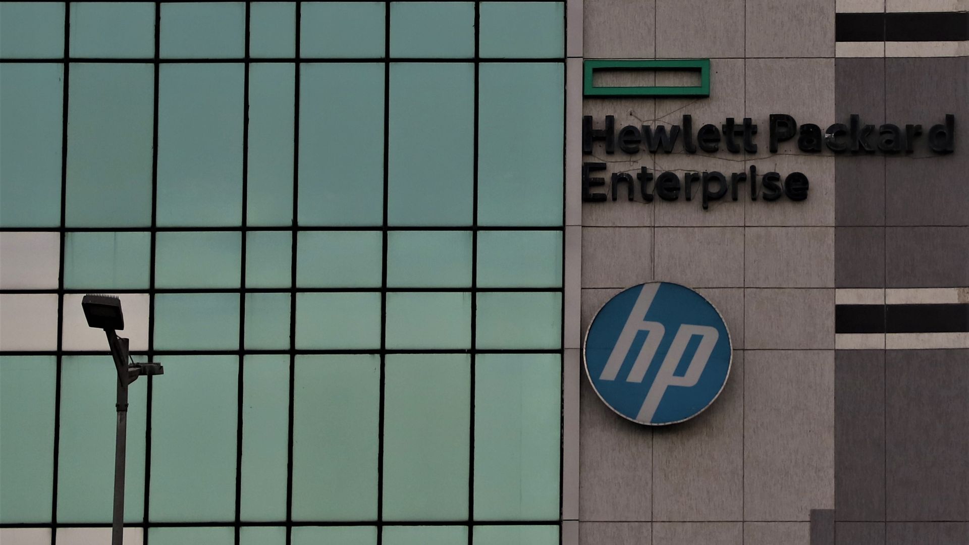 Hewlett Packard Enterprise buying Juniper Networks in deal valued at about  $14 billion