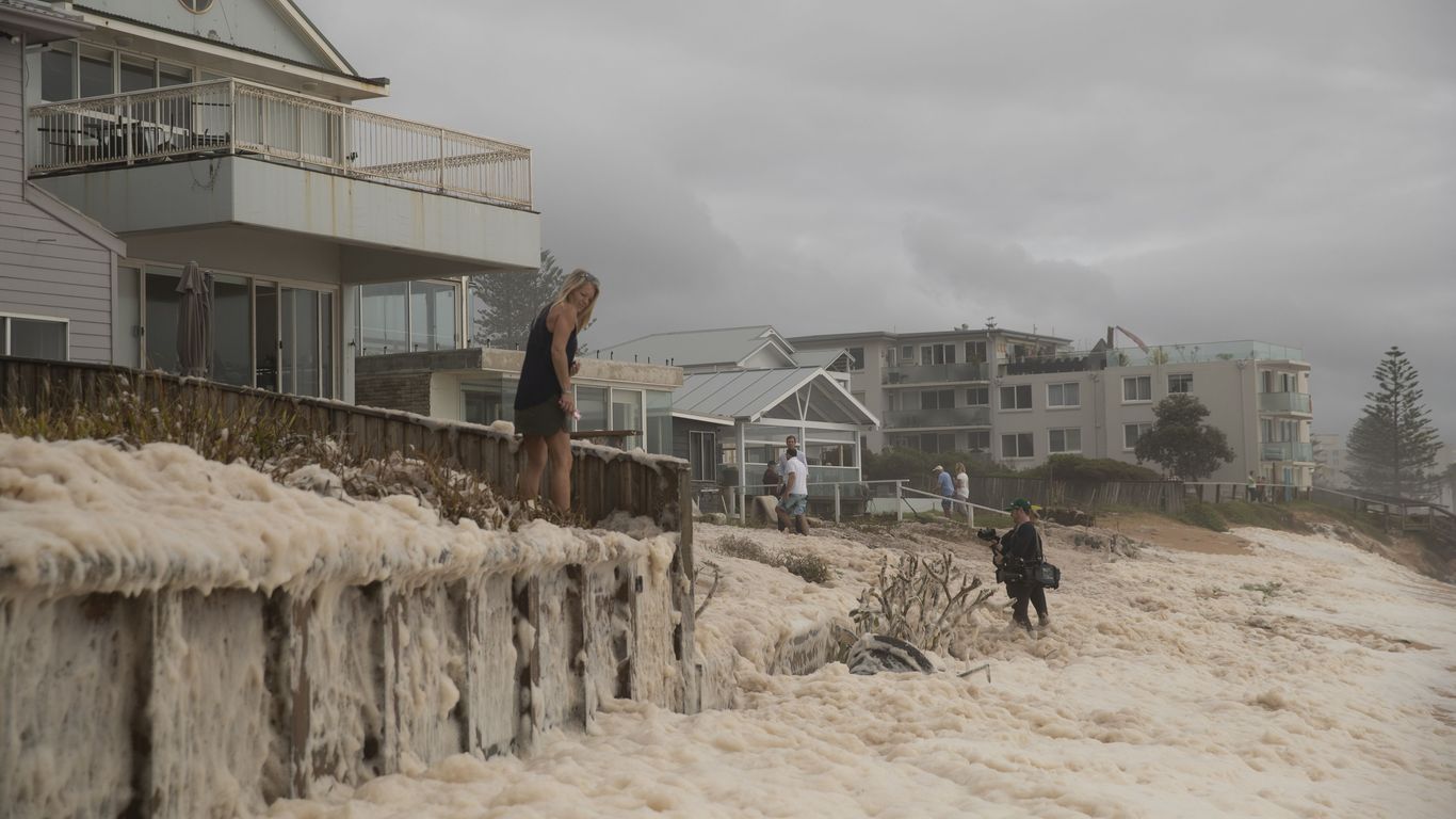 Australia: Heavy rain, floods hit fire-ravaged east coast — photos