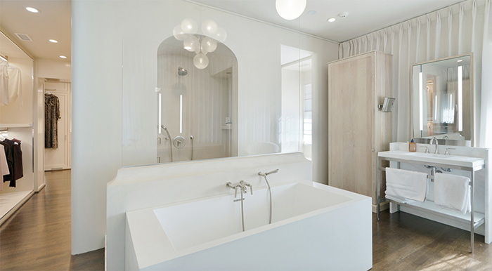 1508 Dilworth Road bathroom