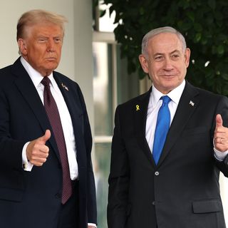 Trump aides foresee Iran endgame divide: "Israel doesn't hate the chaos"