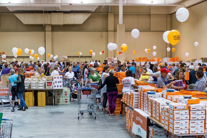 Le Creuset sale tabels