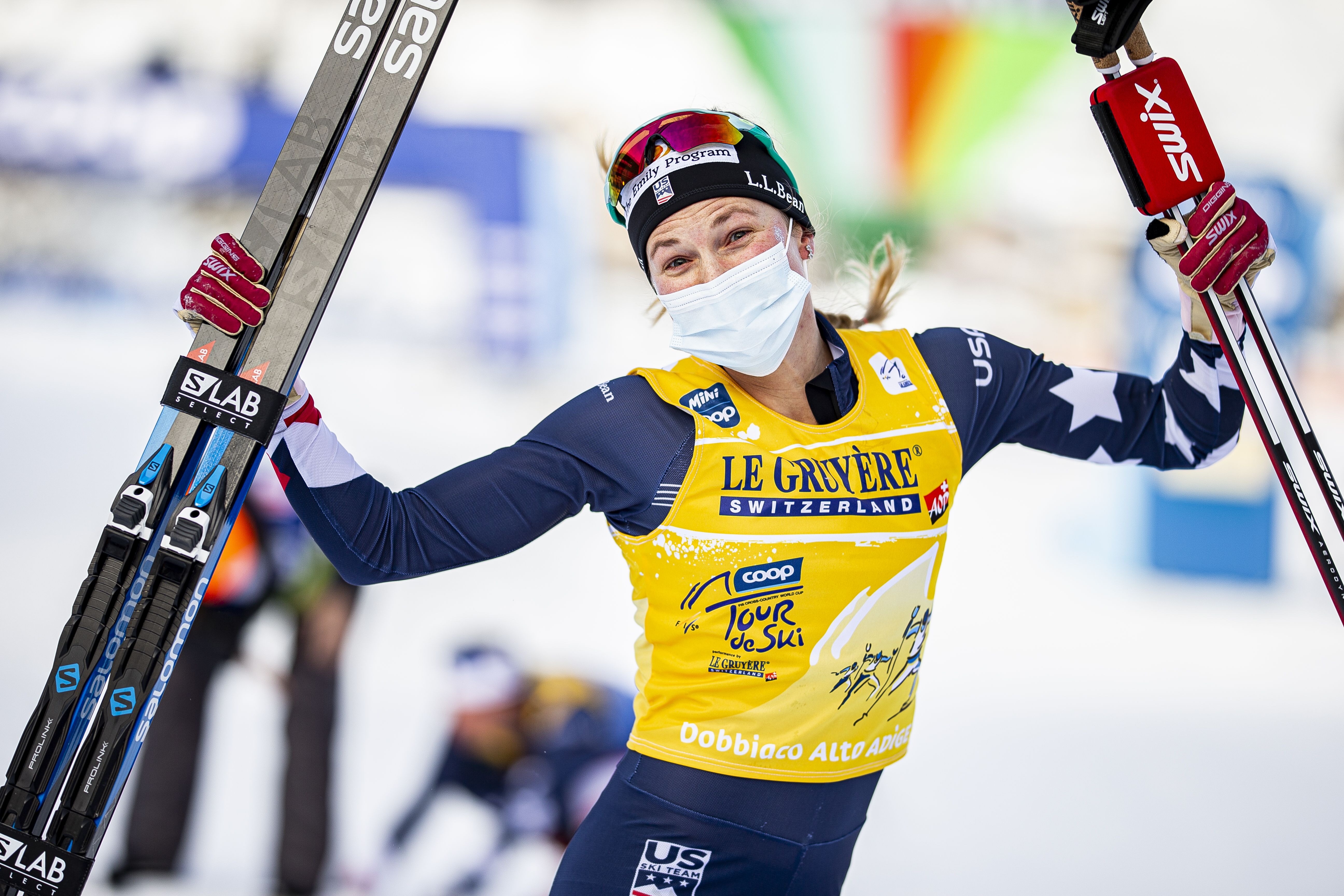 Jessie Diggins celebrating