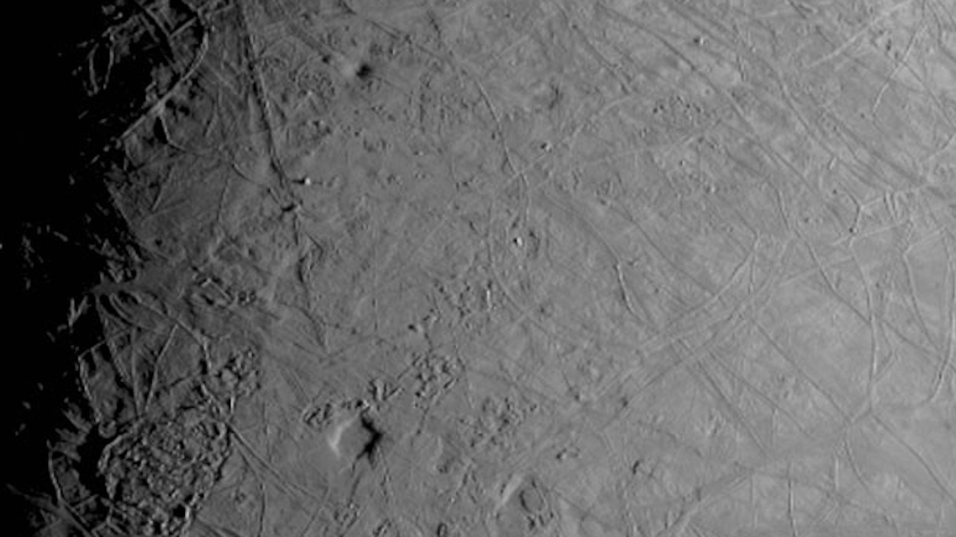 Europa' surface seen from close range