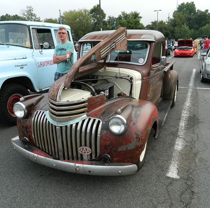 Odd-rusty-car