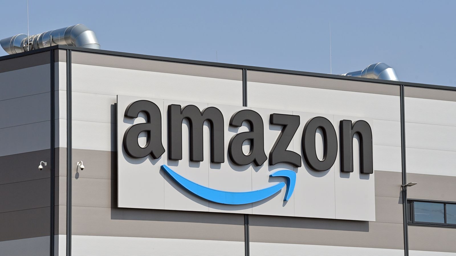 Amazon raises base salary cap to $350,000 for corporate, tech workers