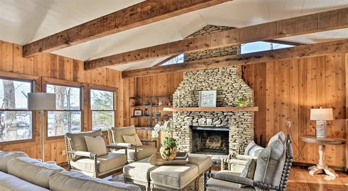 Luxury Waterfront Secluded living room