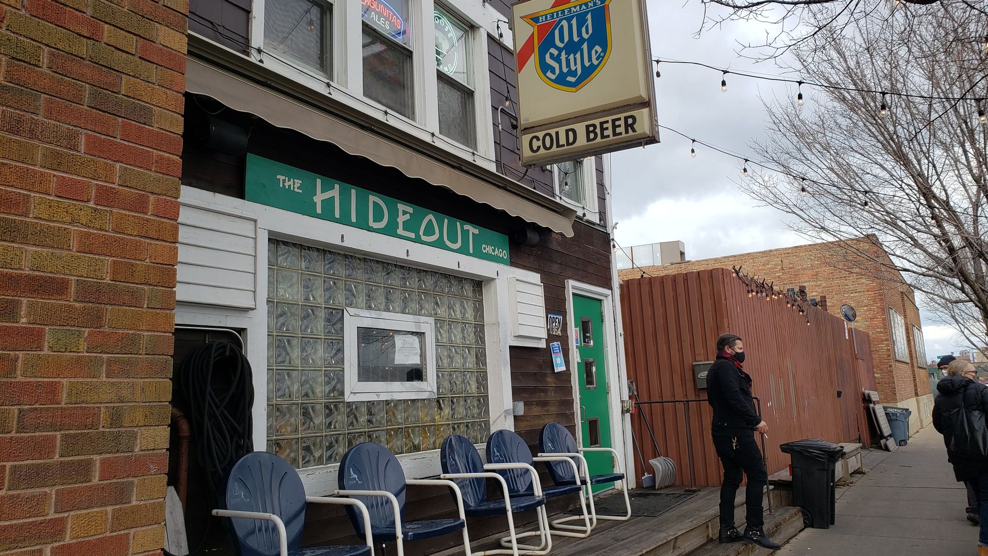 Dive bar