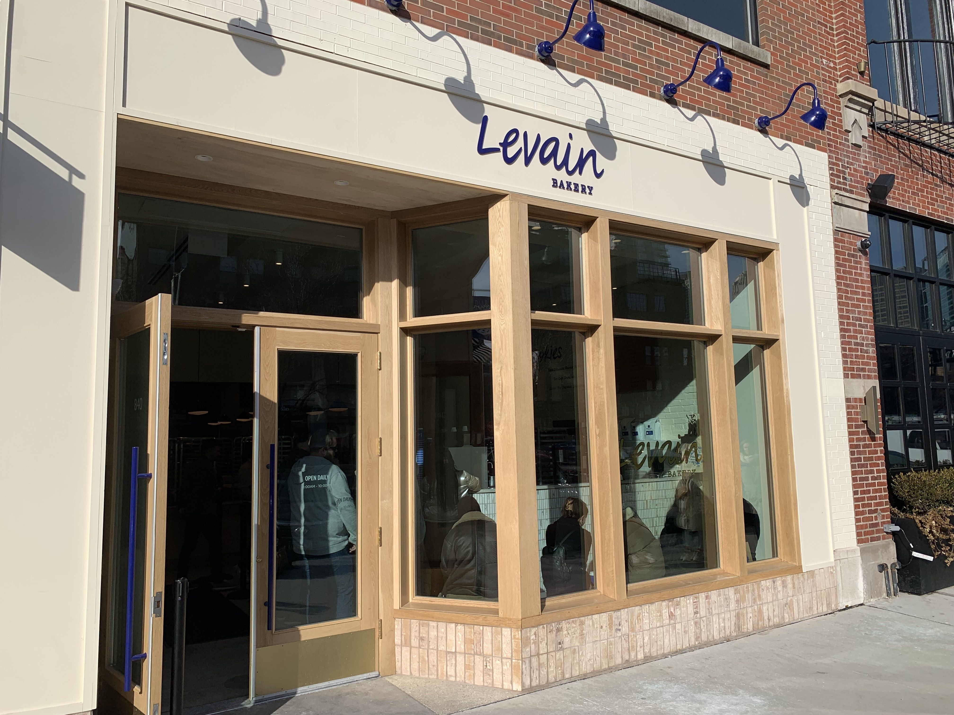 Photo of the front of a bakery.