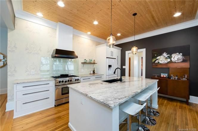 721 Hawthorne Ln kitchen