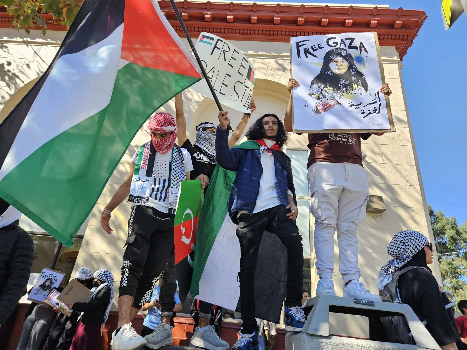 Who are the Palestinian and Jewish-led groups leading the protests