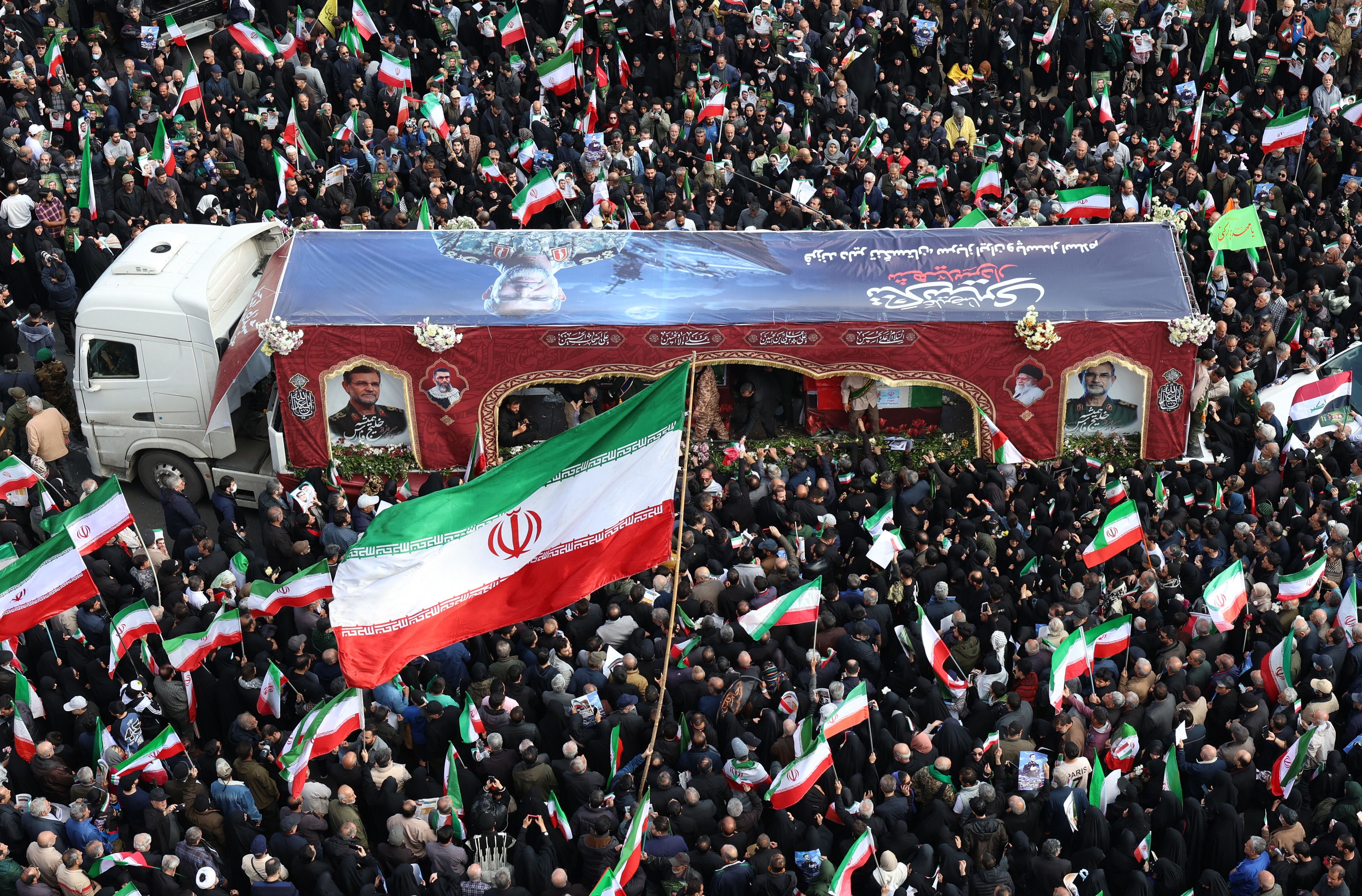 Iran Sends "maximalist" Peace Plan Response as Trump Deadline Looms