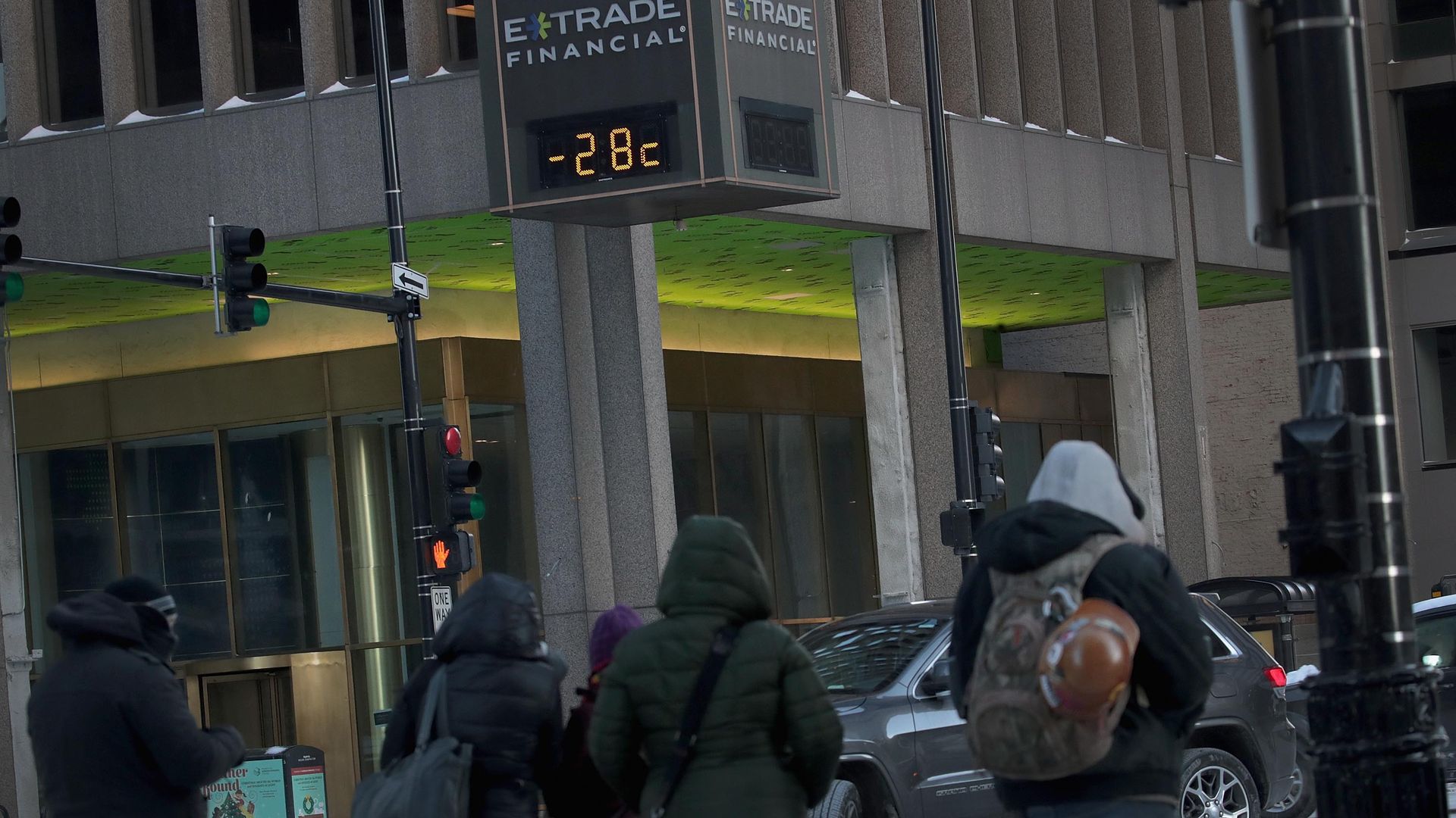 Etrade sign that shows the temperature as minus 21 degrees 