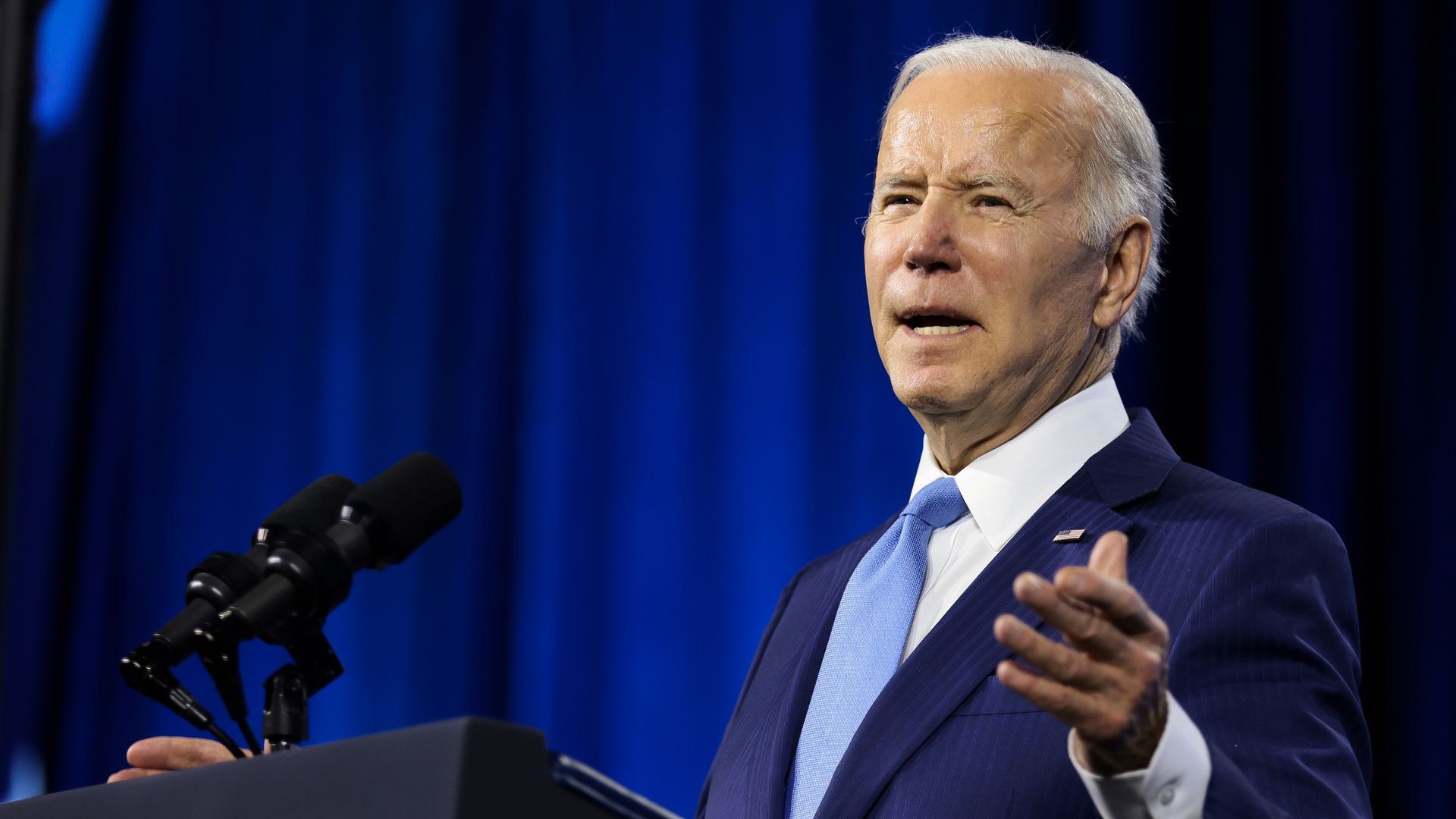 Biden to take steps to address gender pay gap for federal workers