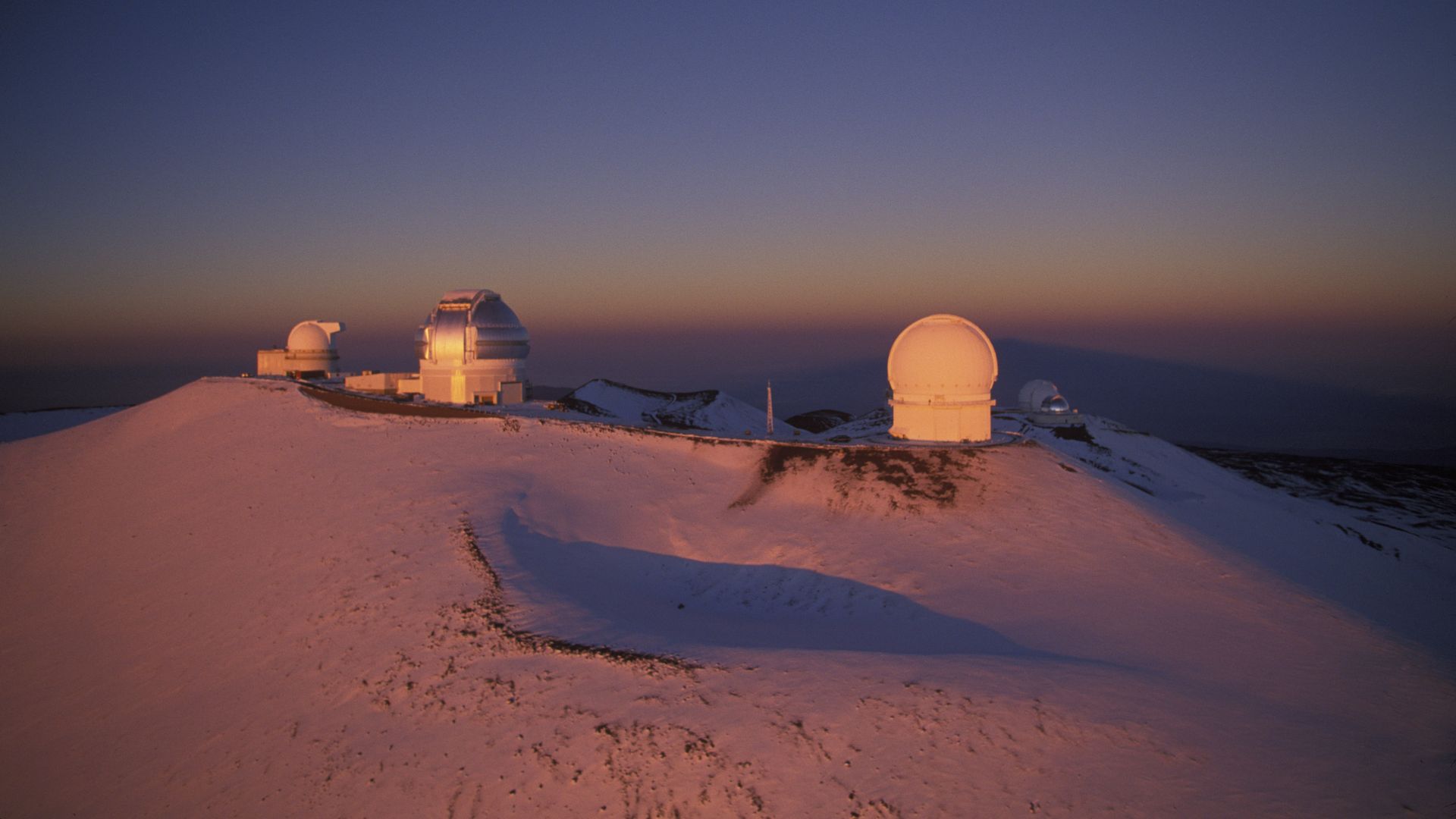 Snow on Mauna Kea in 1999