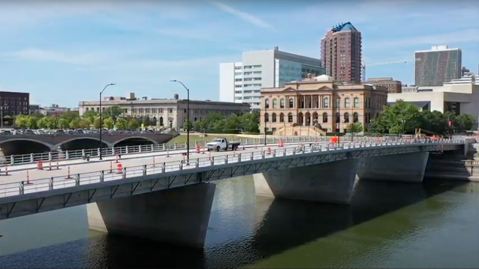 An illustration of the Locust Street Bridge replacement project in Des Moines.
