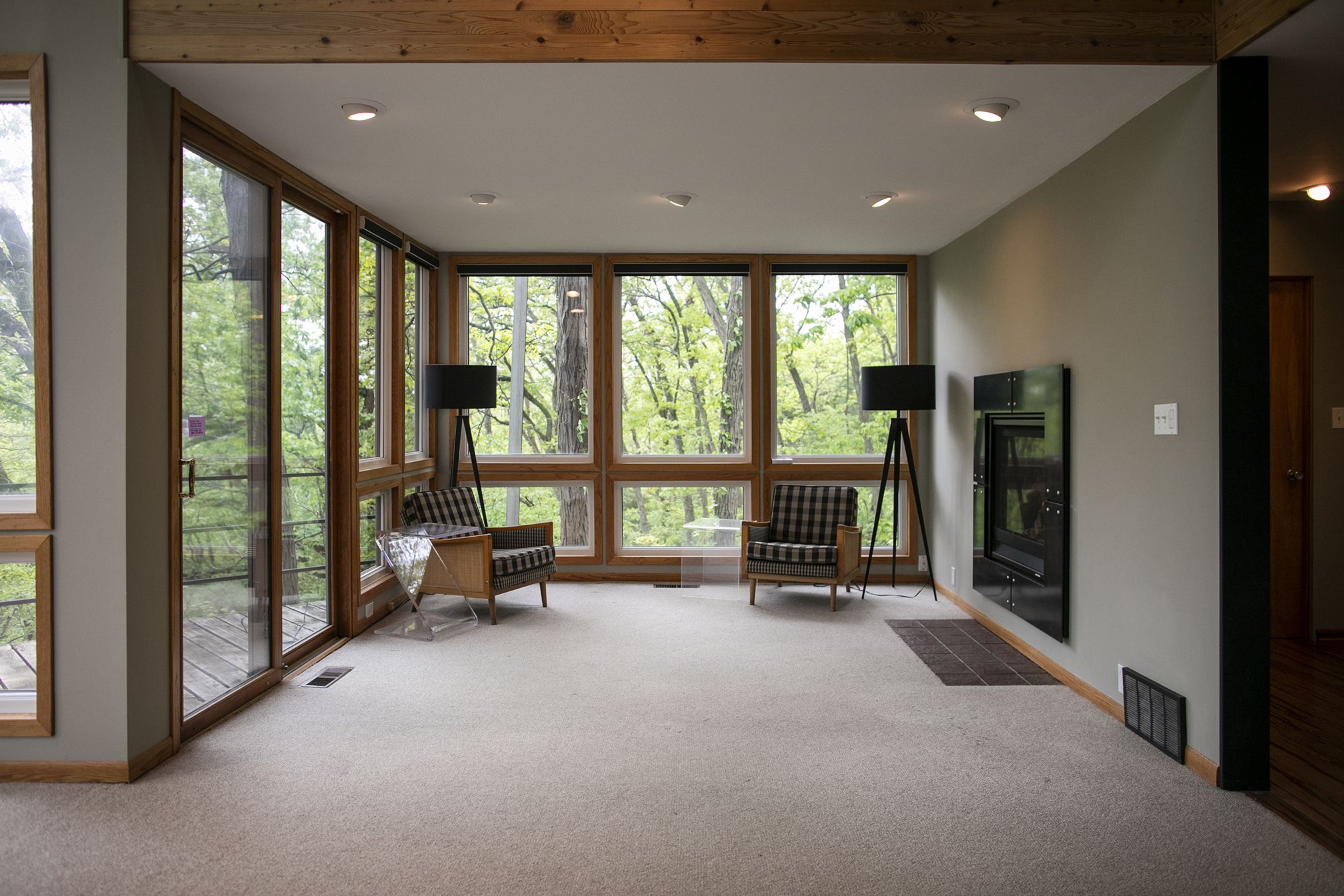 A sitting room at 33078 Fox Creek Dr, Waukee